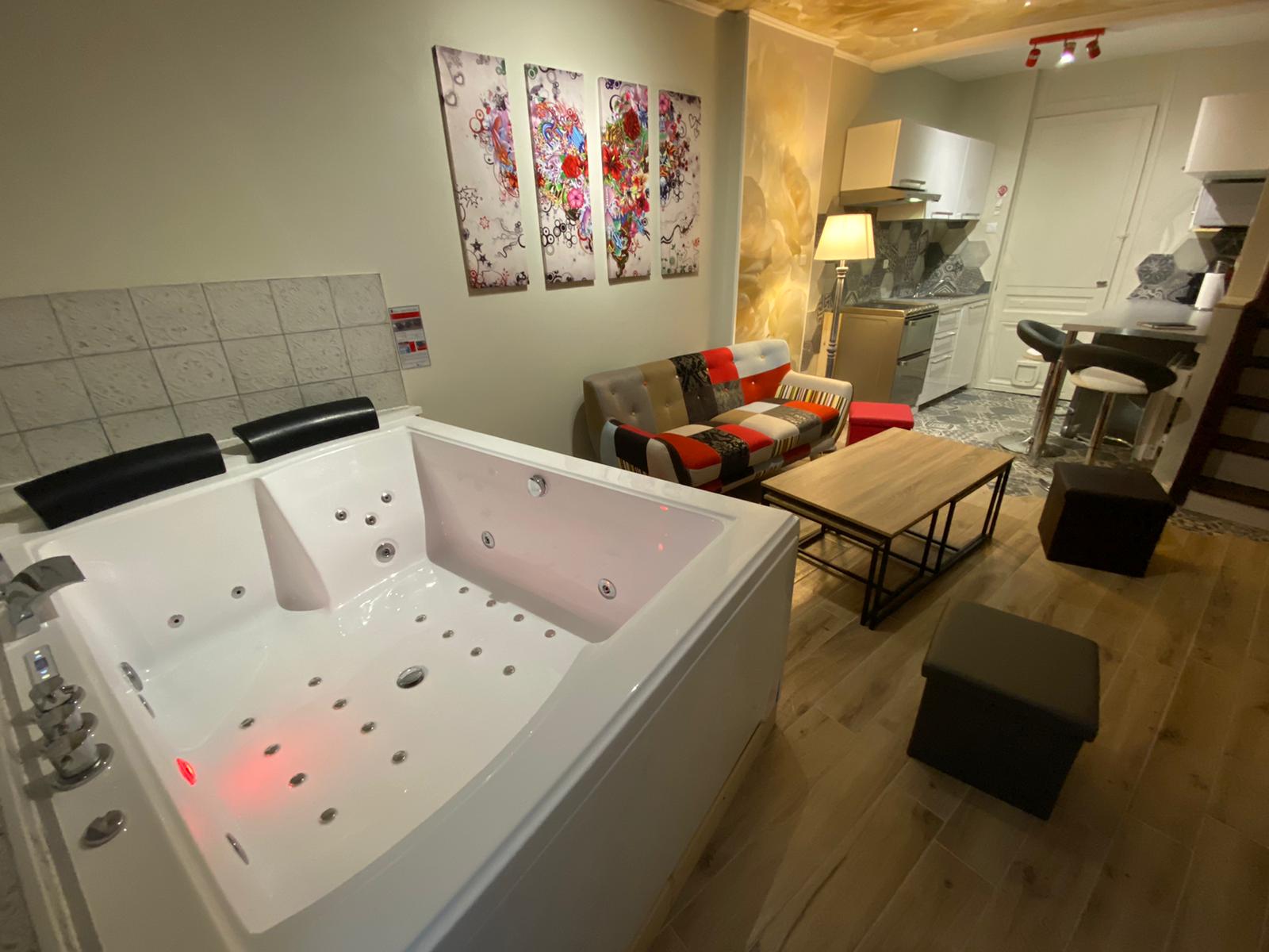 Pièce de vie avec spa (2)
